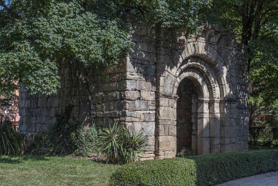 Huesca - Jaca 35 - ermita de Sarsa.jpg